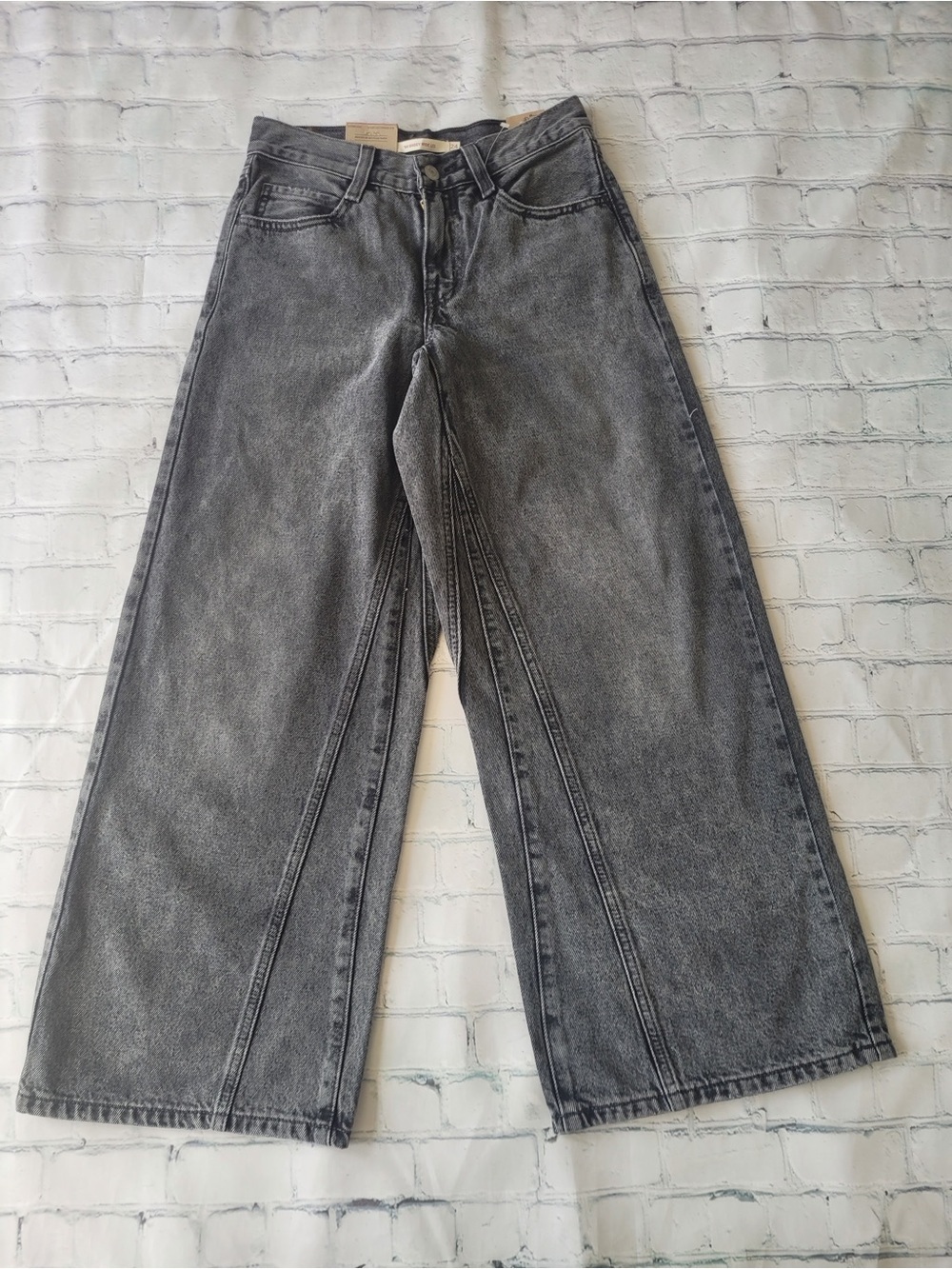 ✅ NWT Levi's 94’s baggy Wide Leg Jeans in Washed Black size 24 - Picture 2 of 11